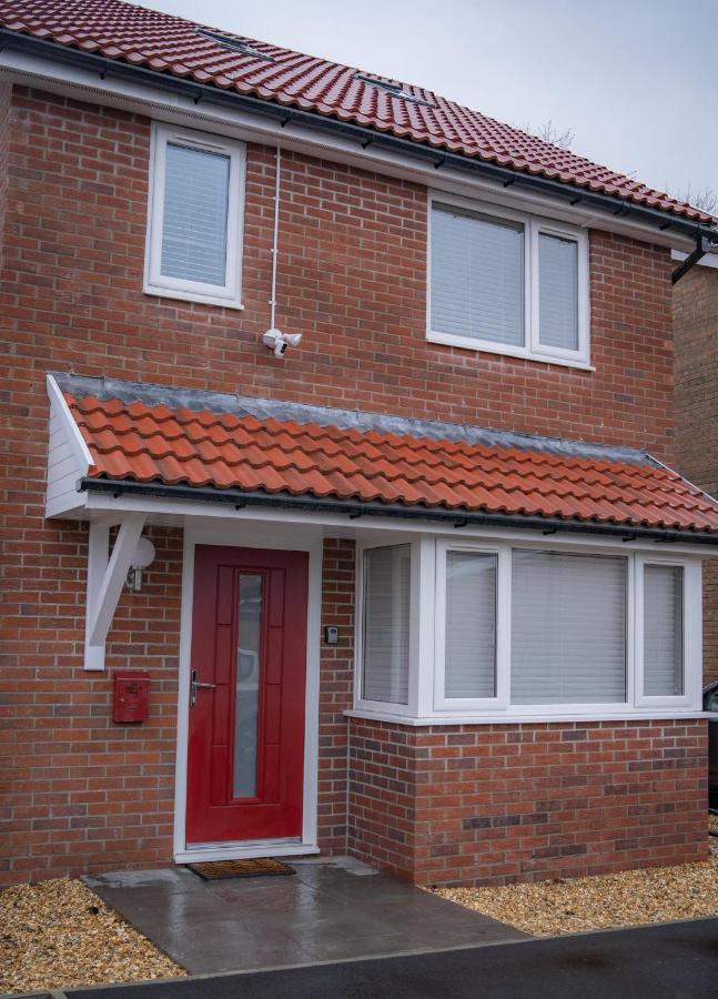 The Red House Modern Stylish Home From Home Walking Distance To Cardiff Bay And City Centre With Parking Eksteriør billede